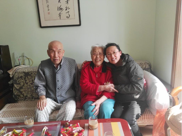 公司開展節(jié)前送溫暖活動(dòng)